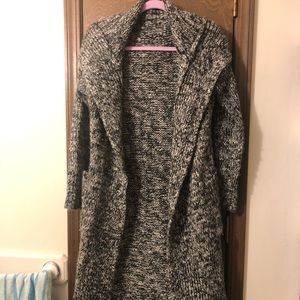 Long cardigan with hat and two pockets